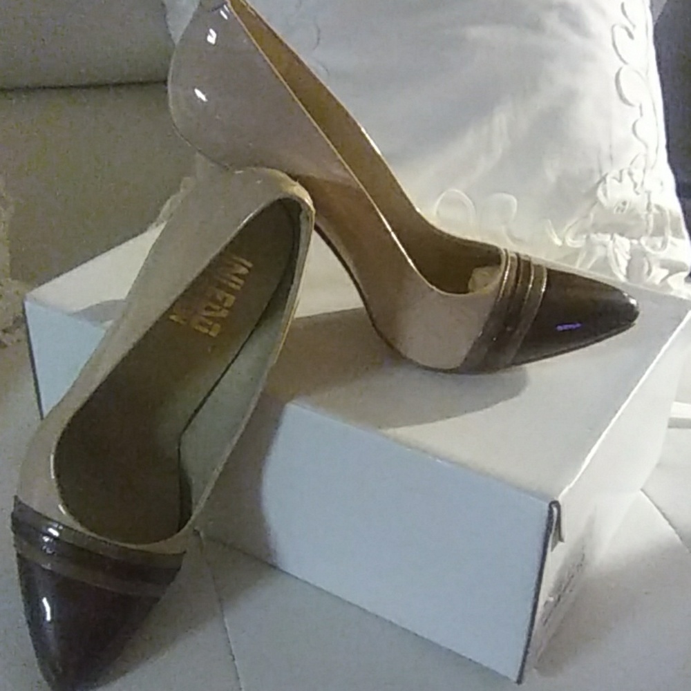 Shoes - Picture 4 of 4